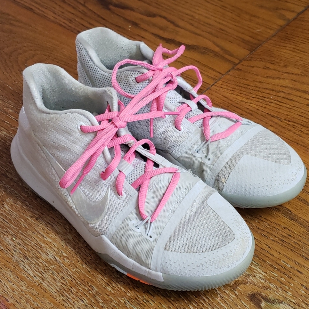 Girls Nike shoes, size 6.5y